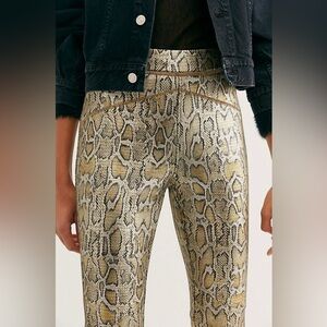 Free People $98 Rio Snakeskin High Rise Skinny Pants Gold Metallic Large EUC